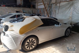 Funkcjonariusze z KPP Sokołów Podlaski zatrzymali na gorącym uczynku dwóch mężczyzn pracujących w dziupli samochodowej