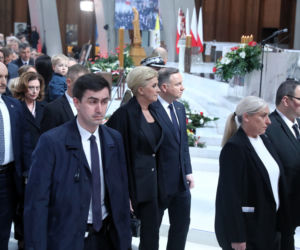Pierwsza Dama Karolina Kaczorowska spoczęła u boku męża -- 