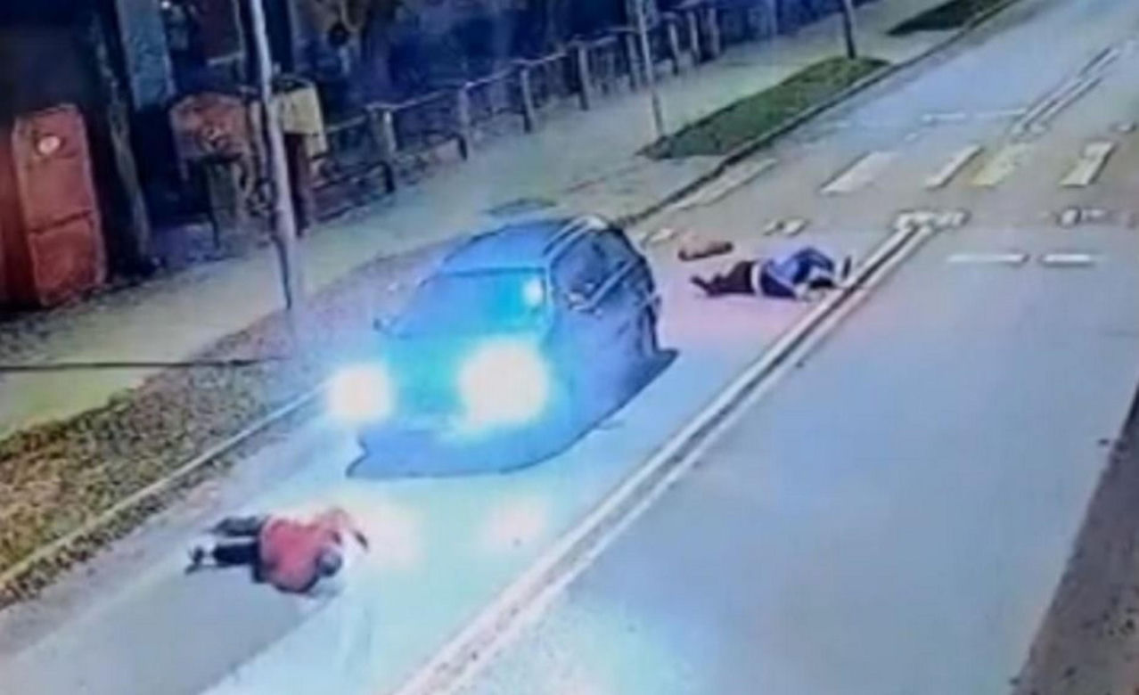 Weszli na przejście dla pieszych, 29-latek wjechał w nich fordem. Tragiczny finał