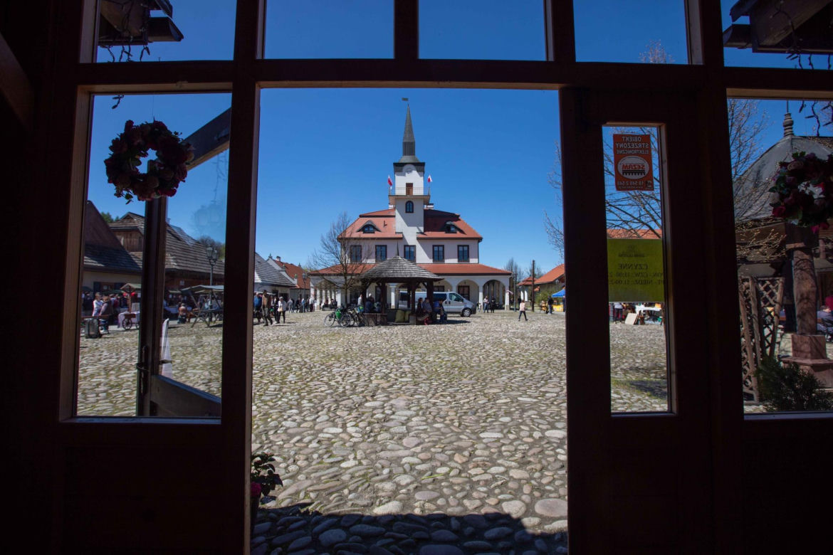 W tym muzeum można poczuć się jak w XIX wieku. To największy skansen w Małopolsce 