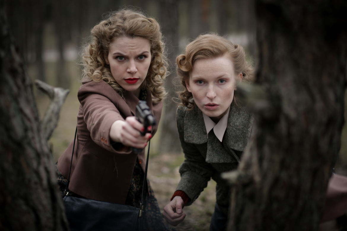 Wojenne dziewczyny 5 sezon odc. 56. Magda (Karolina Rzepa), Ewa (Vanessa Aleksander)