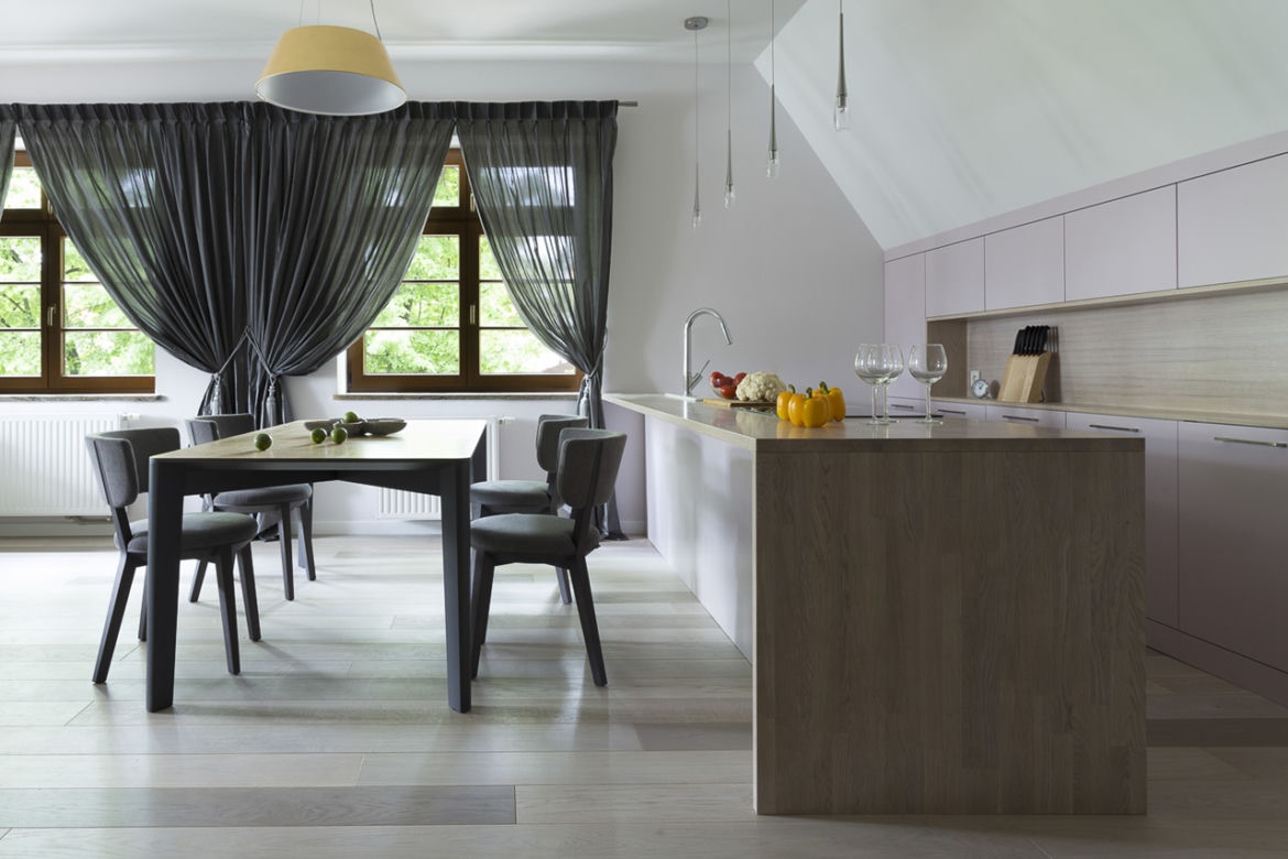 Jadalnia w apartamencie w Sopocie