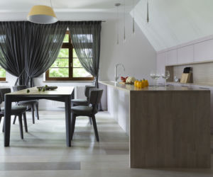 Jadalnia w apartamencie w Sopocie
