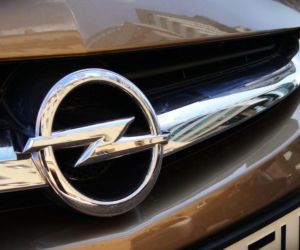 Opel Astra Sedan (Astra J)