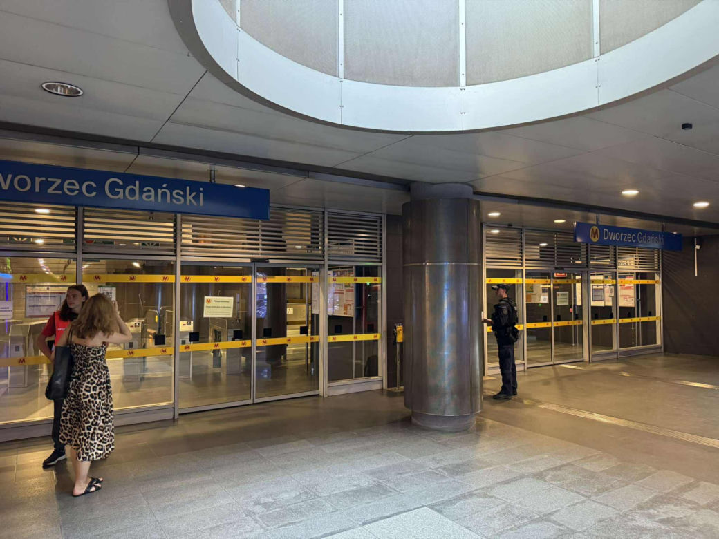 Utrudnienia w metrze w Warszawie (3.07.2025)