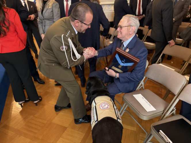 Wręczenie Krzyża Wielkiego Orderu Zasługi RP rodzicom Michaela Ollisa w Waszyngtonie, DC