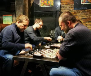 Turnieje szachowe w toruńskim Hard Rock Pubie Pamela to już tradycja