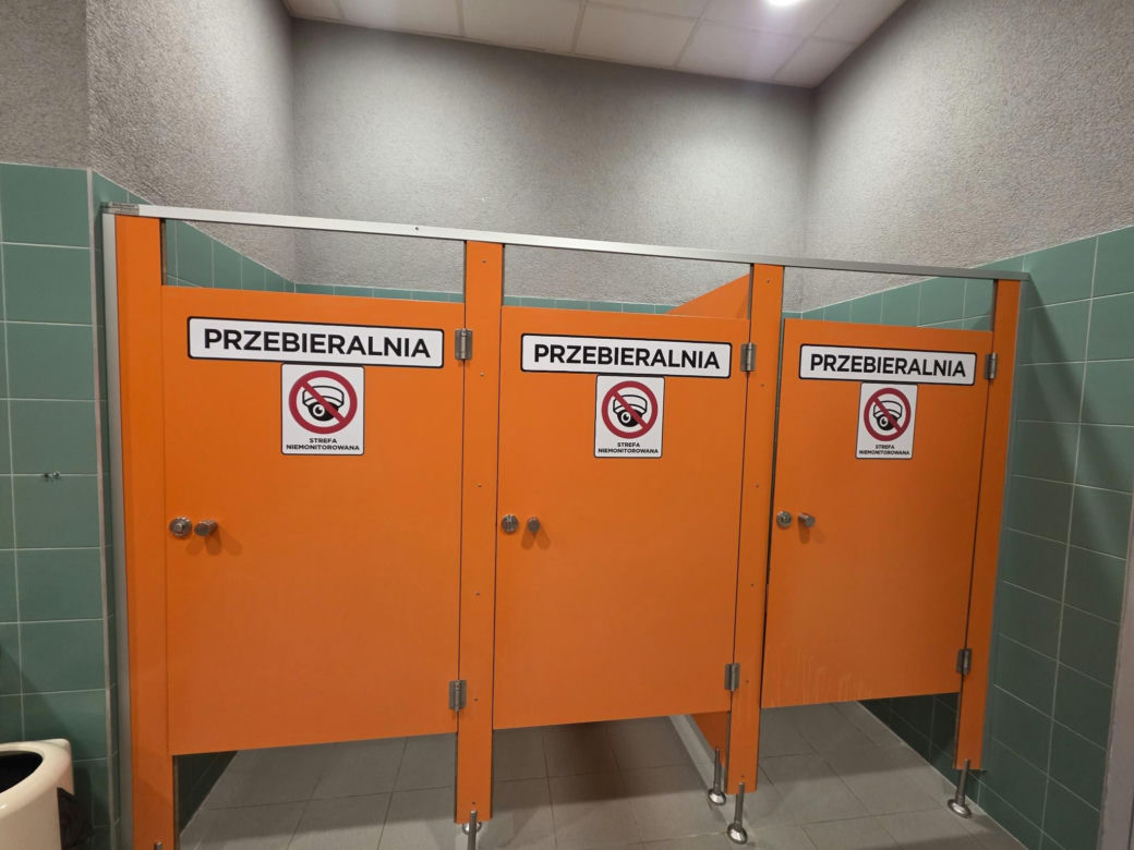Strefy, gdzie są kamery, a także te wolne od kamer, zostały w siedleckim aquaparku wyraźnie oznaczone