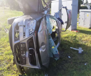 Koszmar w Dragaczu. Samochód osobowy zmasakrowany przez pociąg