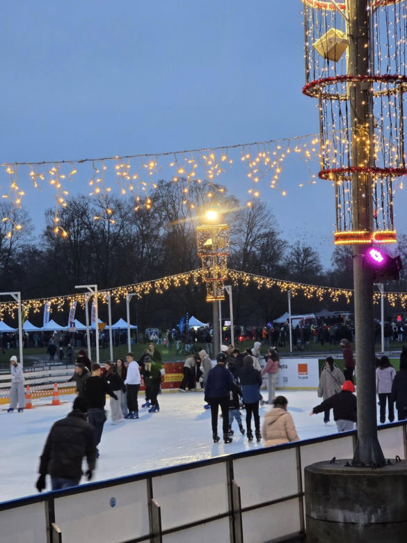 Lodowisko Ice-Park Kraków w Parku Jordana