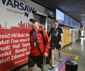 Złoci siatkarze po perypetiach wrócili do Polski