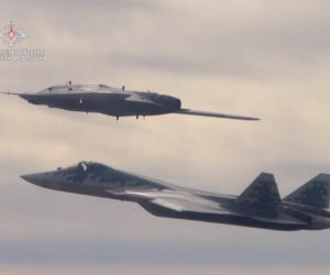 Rosja pokazała dwumiejscowego Su-57. Czy to gra o miliardy z Indiami?