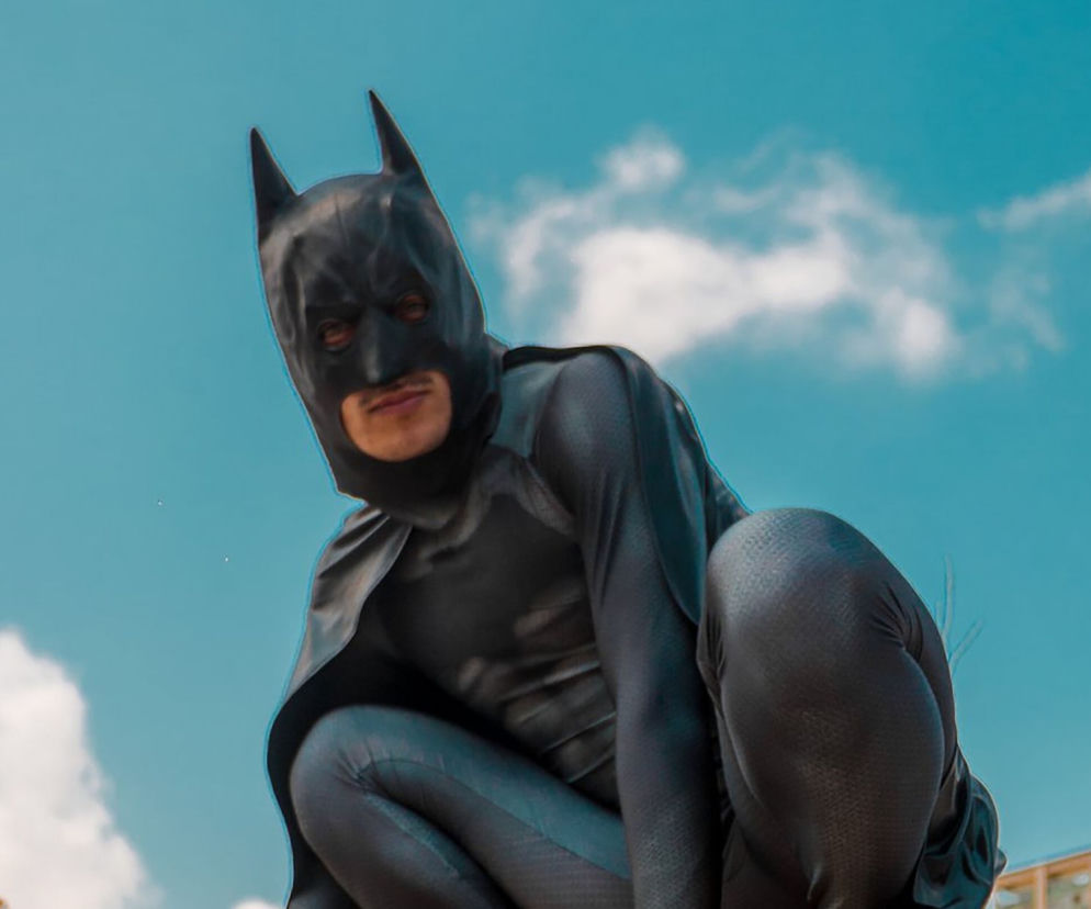 W lokalu na Starym Mieście spał Batman. Musiała interweniować straż miejska [FOTO]