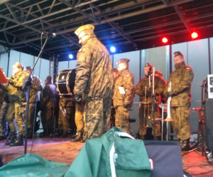 Piknik wojskowy w Radomiu. Miłościcy lotnictwa przybyli mimo złej aury