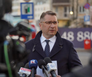 Przemysław Czarnek na stacji Orlen