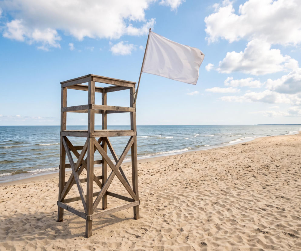 Sinice Ustka. Czy w Ustce można się kąpać 31.07? Flaga, warunki pogodowe
