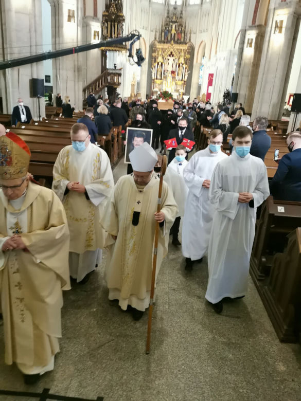 Pogrzeb Krzysztofa Krawczyka. Nabożeństwo żałobne w łódzkiej archikatedrze