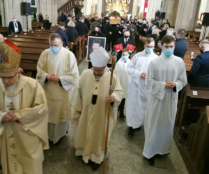 Pogrzeb Krzysztofa Krawczyka. Nabożeństwo żałobne w łódzkiej archikatedrze