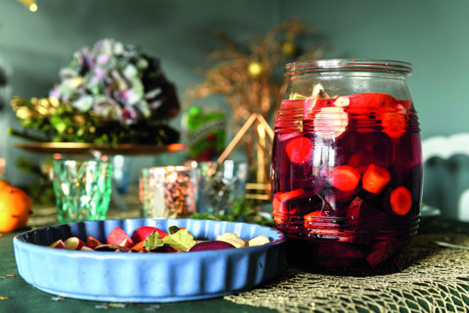 Dodaj do buraków, a jeszcze zdążysz zrobić zakwas na święta. Wigilijny barszcz będzie najpyszniejszy od lat