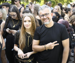Fani w upale czekają na koncert The Weeknd. Tłumy w Warszawie