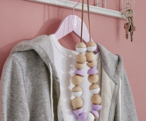 DIY z resztek drewna: naszyjnik