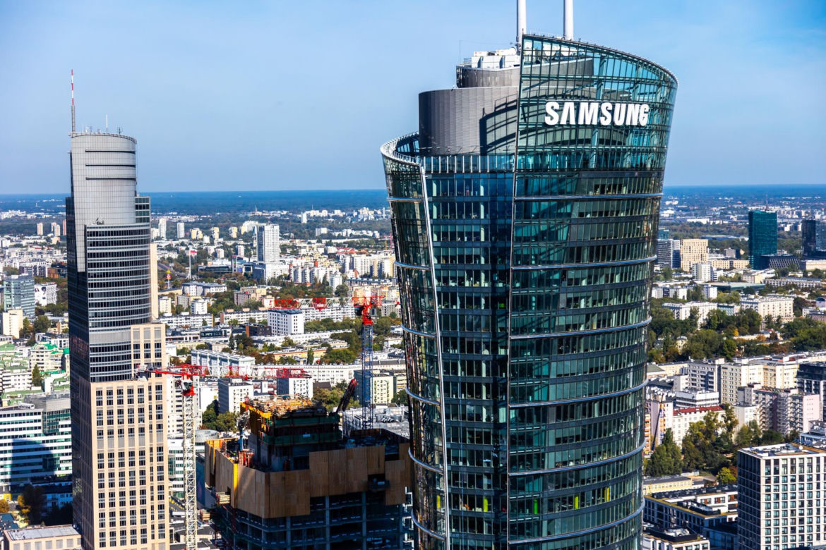 Niezwykła panorama Warszawy ze szczytu Skylinera!