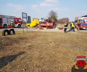 Strażacy jechali do pożaru, na akcję jednak nie dotarli. Masakra busa z wozem strażackim [FOTO]