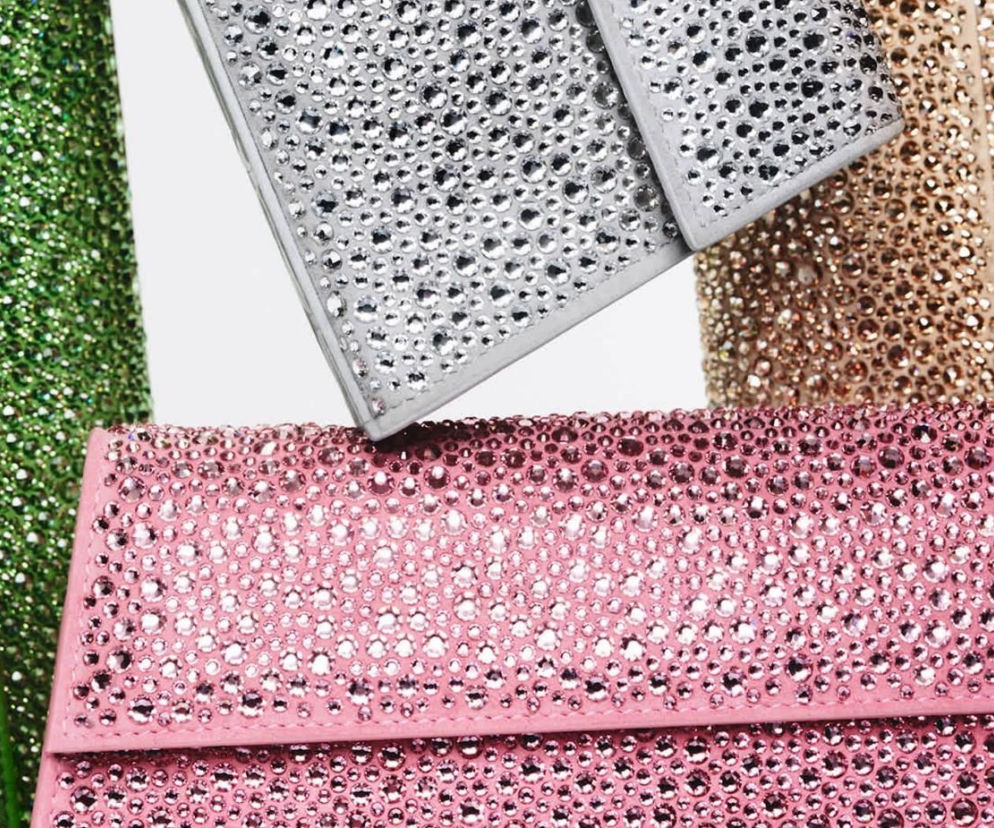 Cztery mieniące się torebki Swarovski Sublima w kolorach: zielonym, srebrnym, różowym i złotym. O edycji limitowanej w SE.