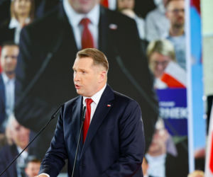 Przemysław Czarnek podczas otwartego spotkania z mieszkańcami Kalisza w hali OSRiR w Kaliszu