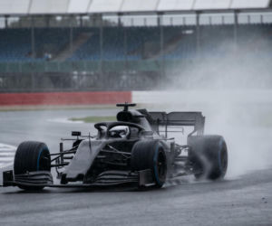 Kimi Antonelli wygrywa sprint Formuły 1 na Silverstone. Komu przypadły kolejne miejsca na podium?