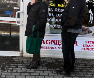 Wicepremier robi zakupy w sobotę, a żona posła PiS handluje w niedzielę