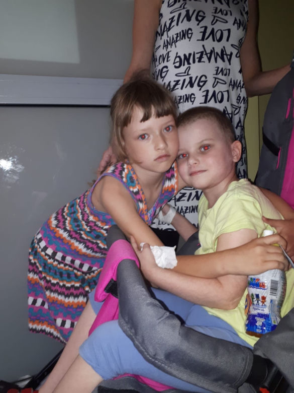 Marysię zmiażdżył krzyż. Siostra budzi ją do życia
