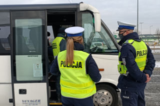 Autokary w czasie ferii pod lupą policji. Rodzice mogą poprosić o kontrolę
