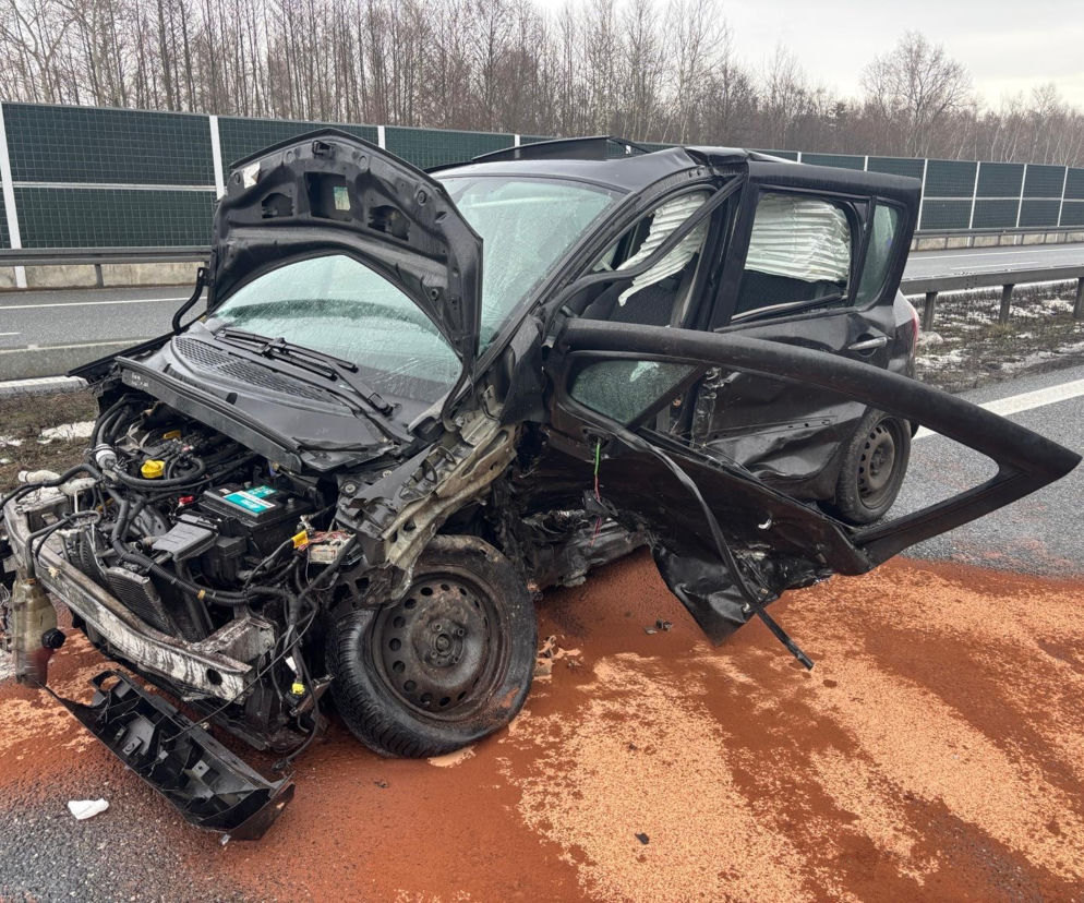 Wypadek na autostradzie A4! Kobieta straciła panowanie nad autem, dziecko trafiło do szpitala
