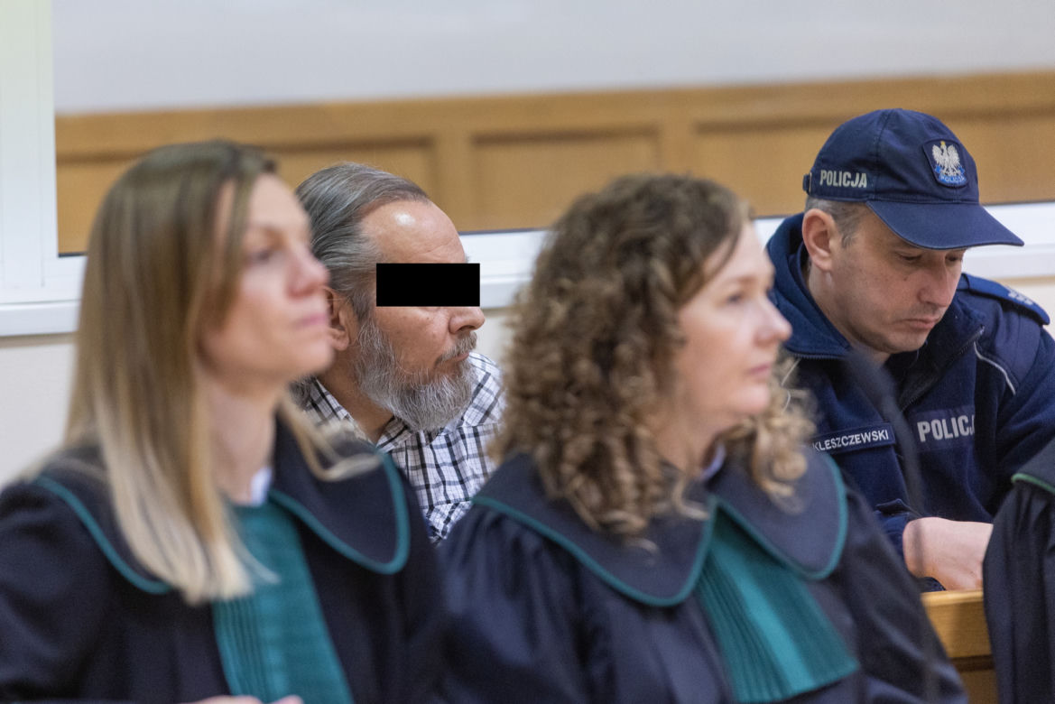 Prokuratura oskarża go o zabójstwo Aleksandry i Oliwii. "Zabójca z działek" nie okazywał żadnych emocji 