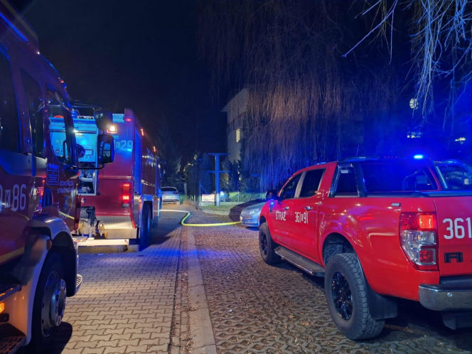 Pożar w Tarnowie. W płomieniach stanął magazyn ze słodyczami