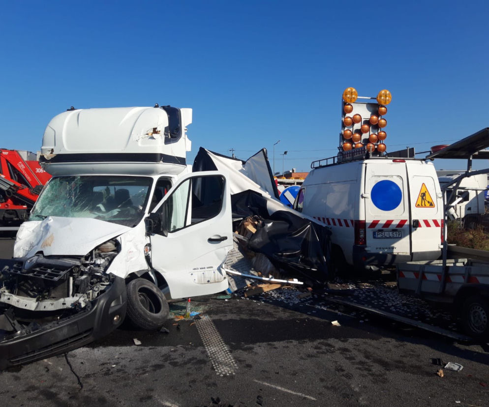 Bus wjechał w robotników na S11! Dwie osoby nie żyją
