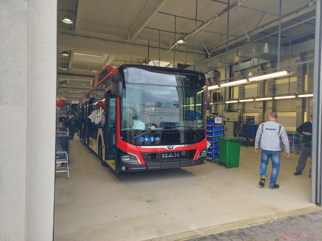 Chciałbyś pracować w MAN-ie? Zobacz jak wygląda zakład od środka 