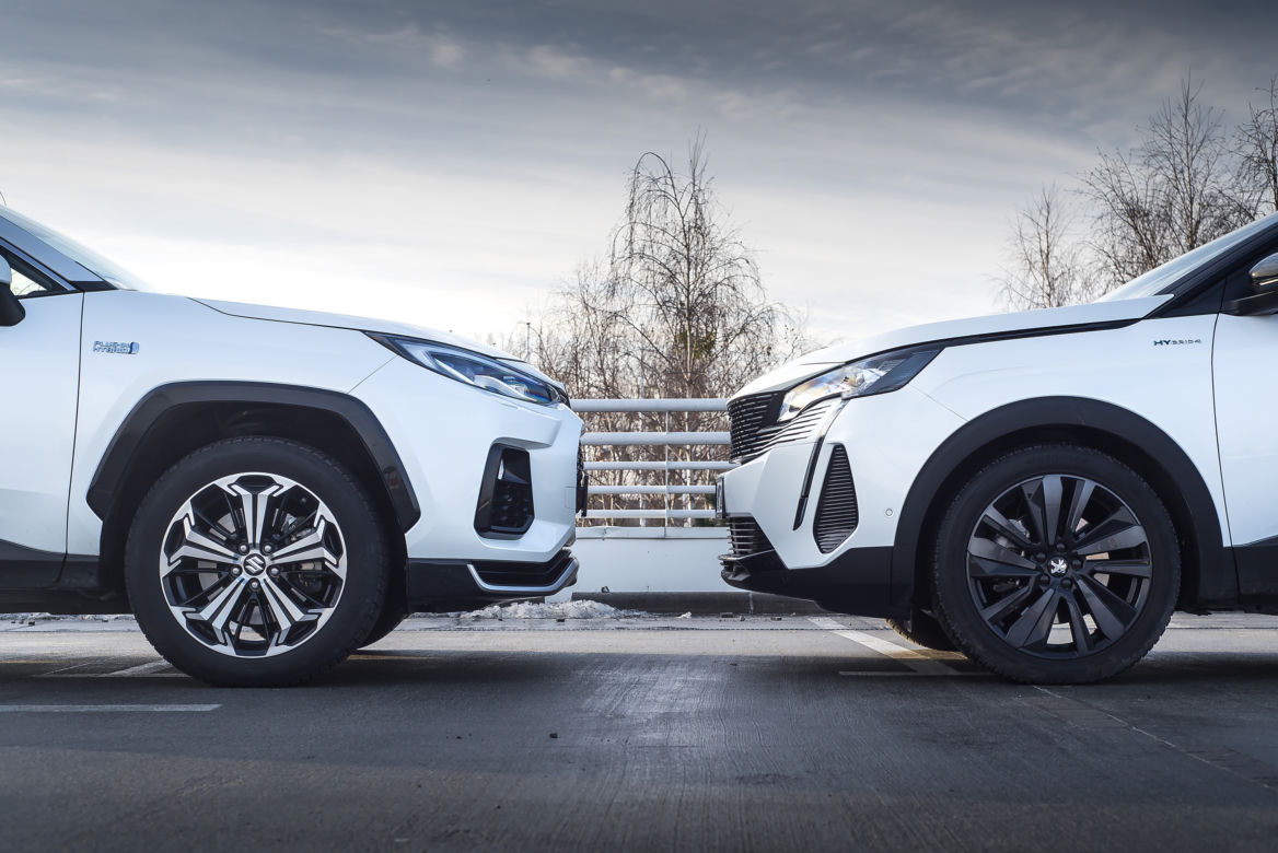 Suzuki Across Plug-in Hybrid i-AWD vs. Peugeot 3008 HYbrid4