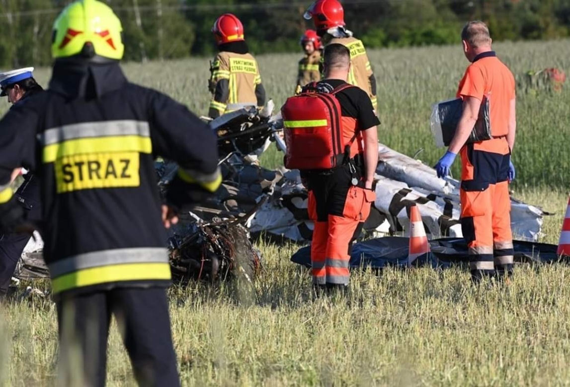 Katastrofa samolotu w Rębielicach Królewskich. Zginął pilot ze swoją matką