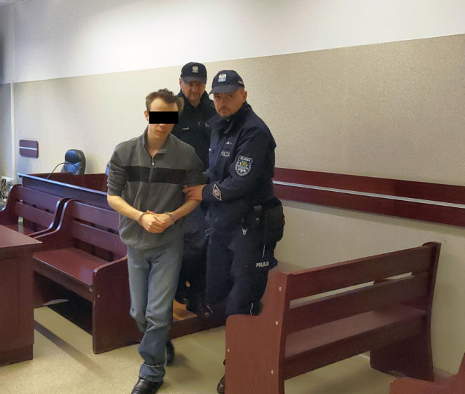 Mateusz rzucił monetą. Wypadł orzeł, więc udusił Wiktorię