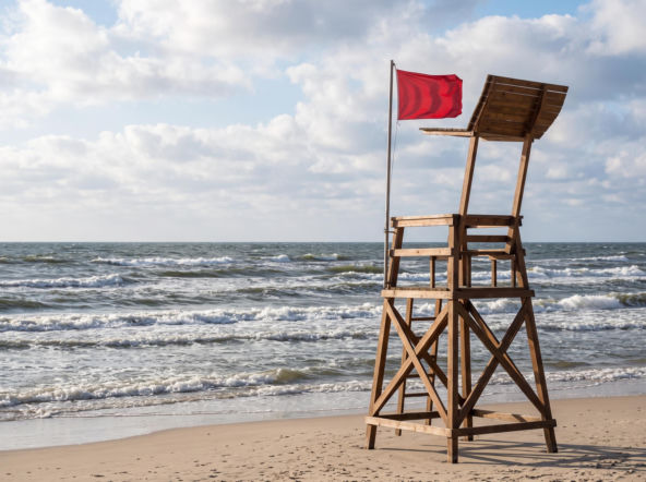Tajemnicza substancja na plaży w Ustce. Podano nowy komunikat