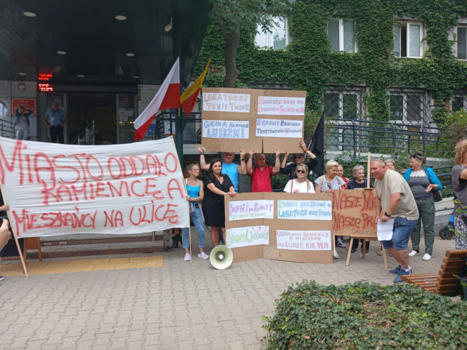 Protest mieszkańców kamienicy przy ul. Środkowej 11