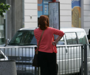 Katarzyna Dowbor jeździ tramwajem