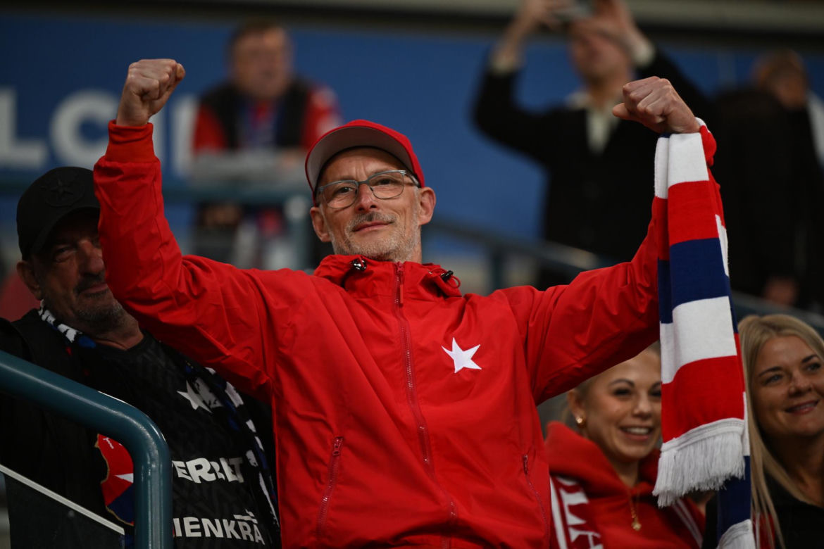 Tak kibice Wisły Kraków bawili się na trybunach. Znajdź się na zdjęciach