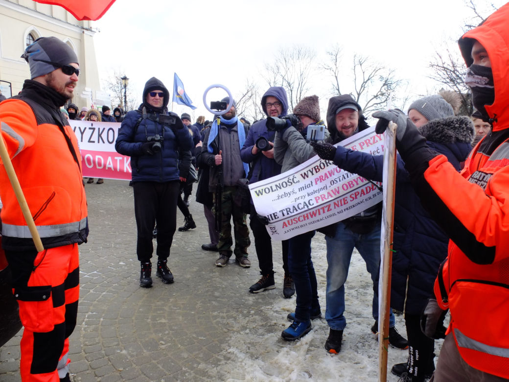 Protest antyszczepionkowców w Lublinie. Początek był przerażający