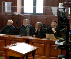 Prezes wielkiej warszawskiej spółdzielni skazana. A z nią znany prawnik i prezenter