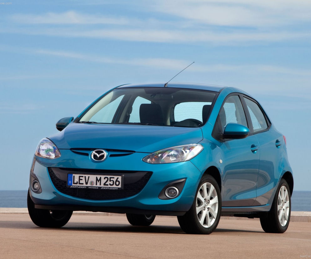 Mazda 2 Exclusive hatchback, model 2011