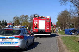 Osobówka zepchnęła busa do rowu