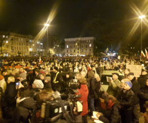Na plac Dąbrowskiego przyszło kilka tysięcy łodzian